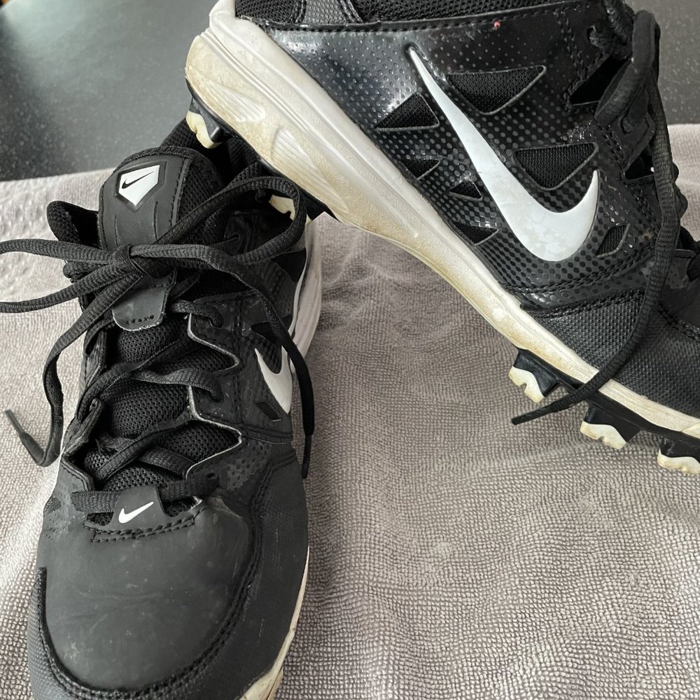 Cleats - Picture 3 of 5